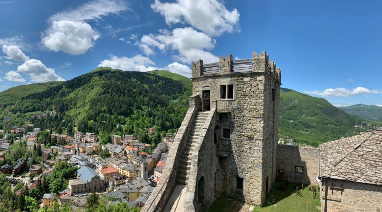4 MO – Rocca e paese – Rocca di Sestola – Alberto Biolchini