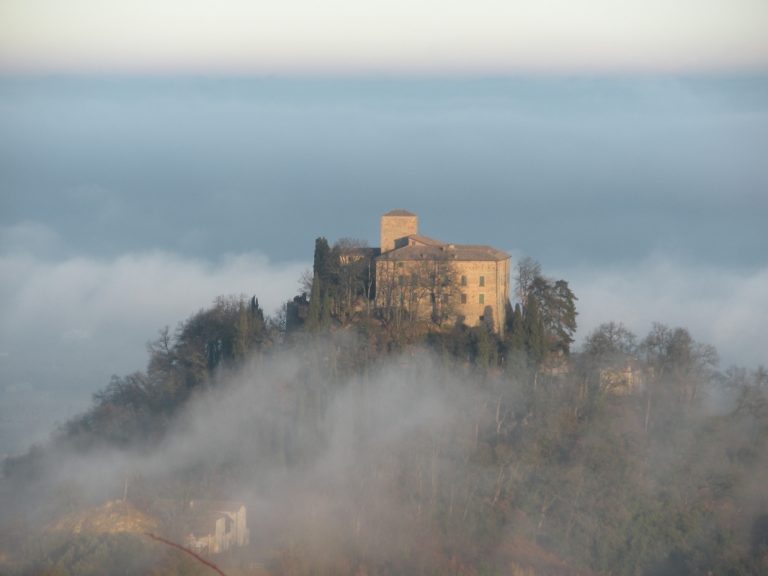 8 RE – Il castello nella nebbia – Castello di Bianello – Reverberi Claudio