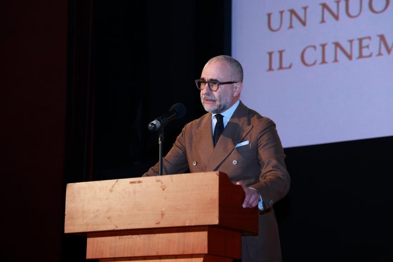 意大利驻沪总领事馆文化处处长达仁利在发表致辞1