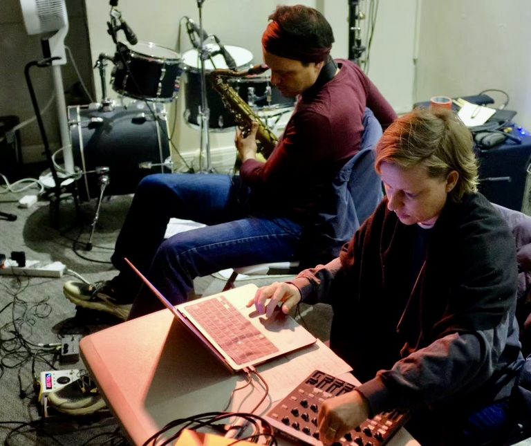 0be249df2c7552d7d6f7805f4225e9d1